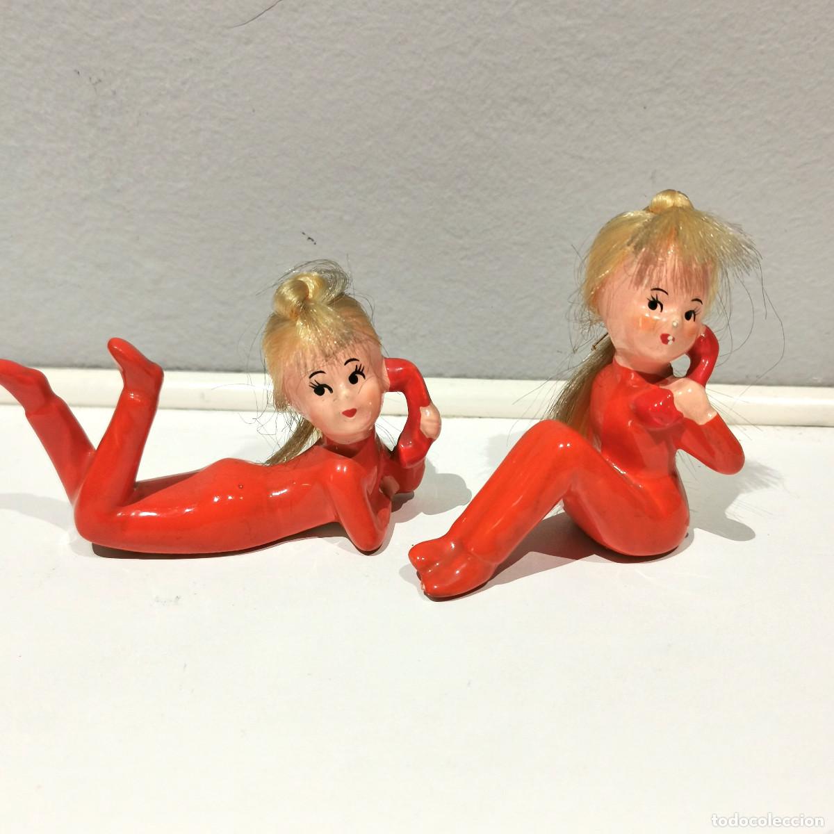 Antig&uuml;edades: Pareja de figuritas vintage Lego Japan - chicas con tel&eacute;fono - cer&aacute;mica a&ntilde;os 60 kitsch