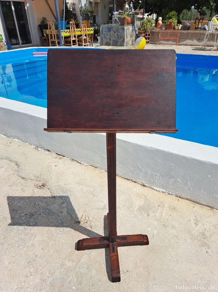 Antig&uuml;edades: Atril antiguo de madera. Siglo XIX - Foto 2