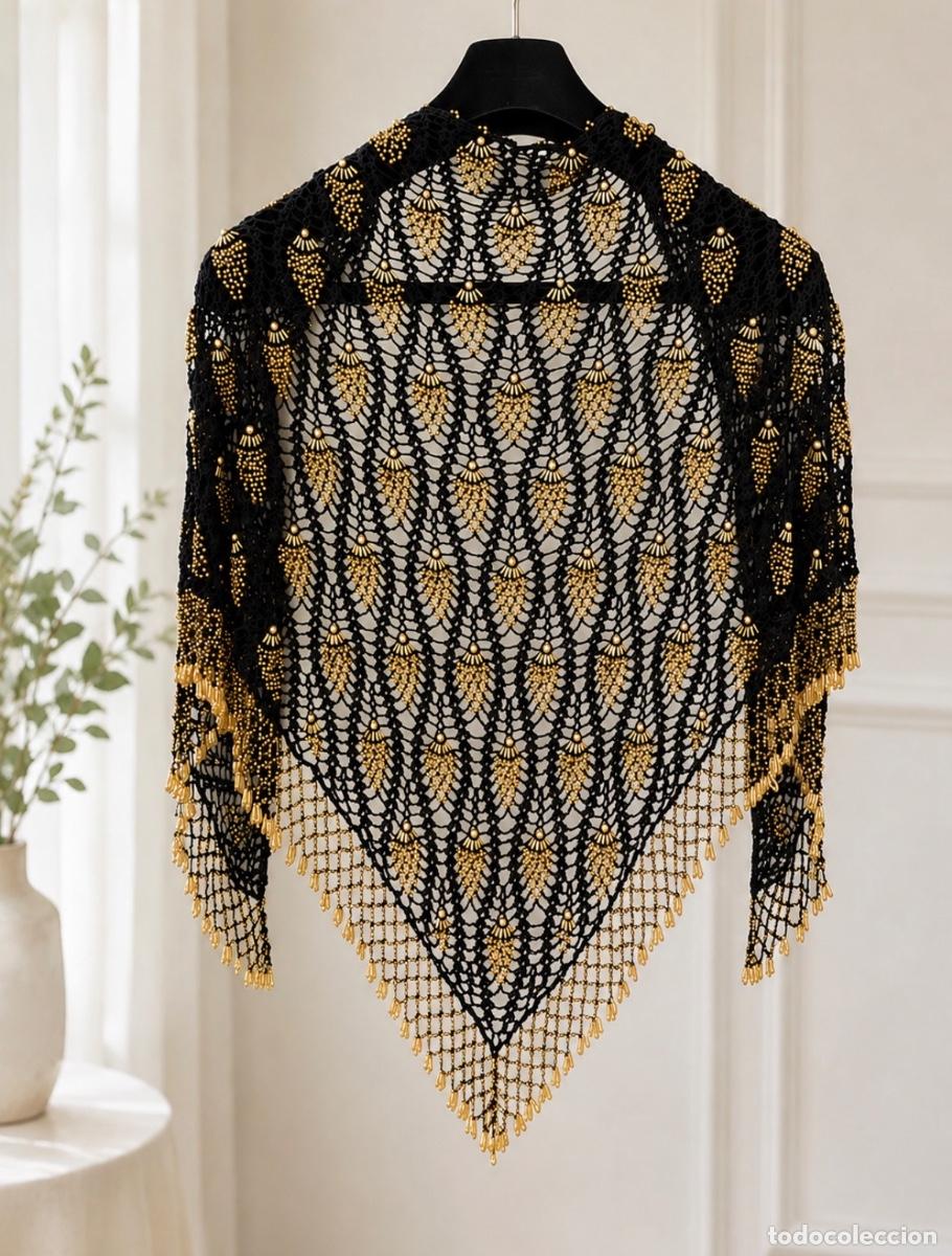 Antig&uuml;edades: Bodas, eventos. Elegante chal negro crochet con apliques dorados