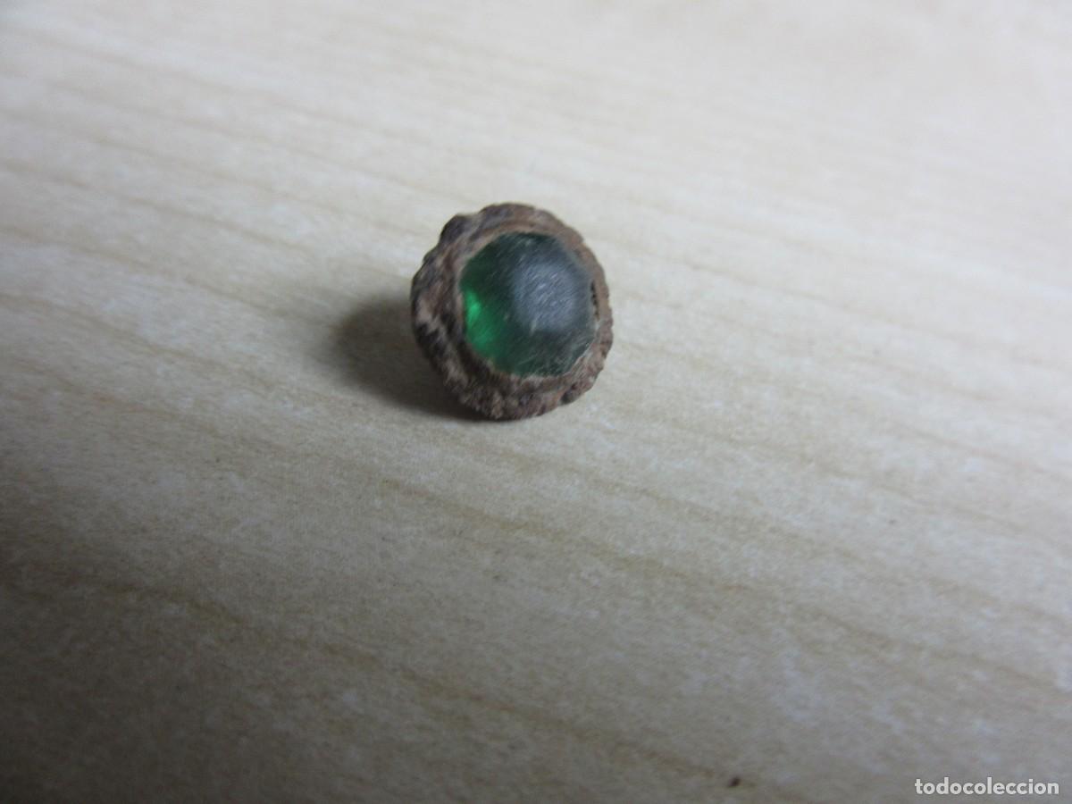 Antig&uuml;edades: Bot&oacute;n con pedrer&iacute;a original S XVIII-XIX Di&aacute;metro 1,1 cm