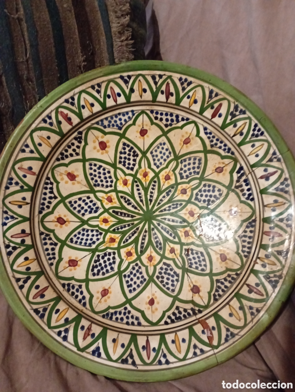 Antig&uuml;edades: Plato hondo cer&aacute;mica marroqu&iacute;. Marruecos 40 cms.