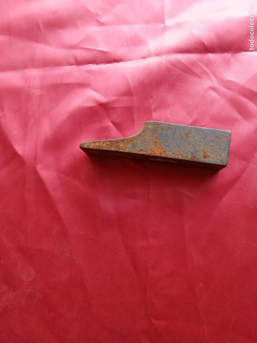 Antig&uuml;edades: Cabeza de martillo marca bellota. Caja martillos