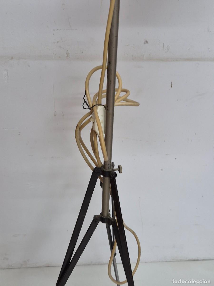 Antig&uuml;edades: L&aacute;mpara de Pie Industrial - con Base de Tr&iacute;pode - Vintage - Foto 8