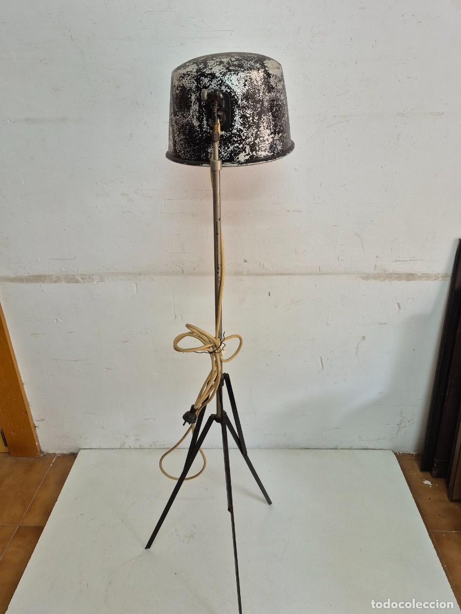 Antig&uuml;edades: L&aacute;mpara de Pie Industrial - con Base de Tr&iacute;pode - Vintage - Foto 12