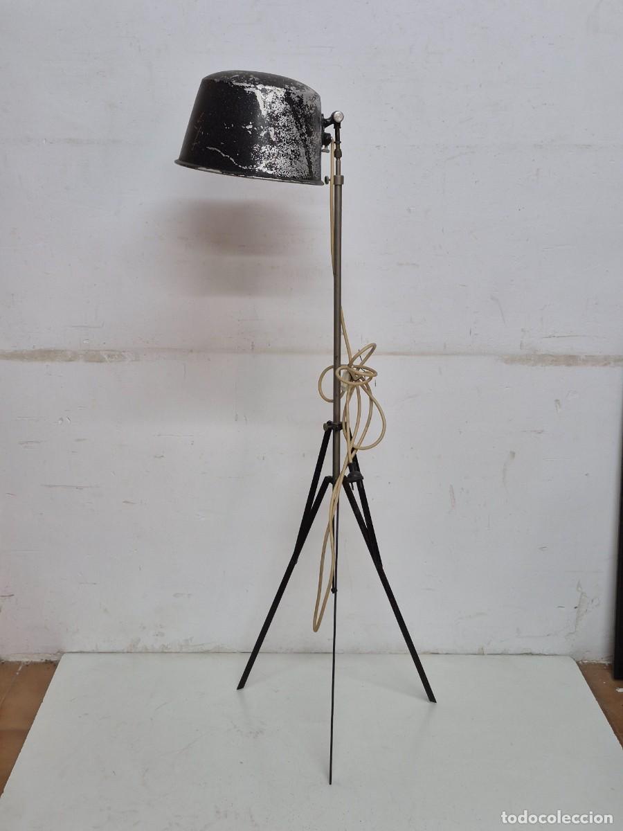 Antig&uuml;edades: L&aacute;mpara de Pie Industrial - con Base de Tr&iacute;pode - Vintage - Foto 23