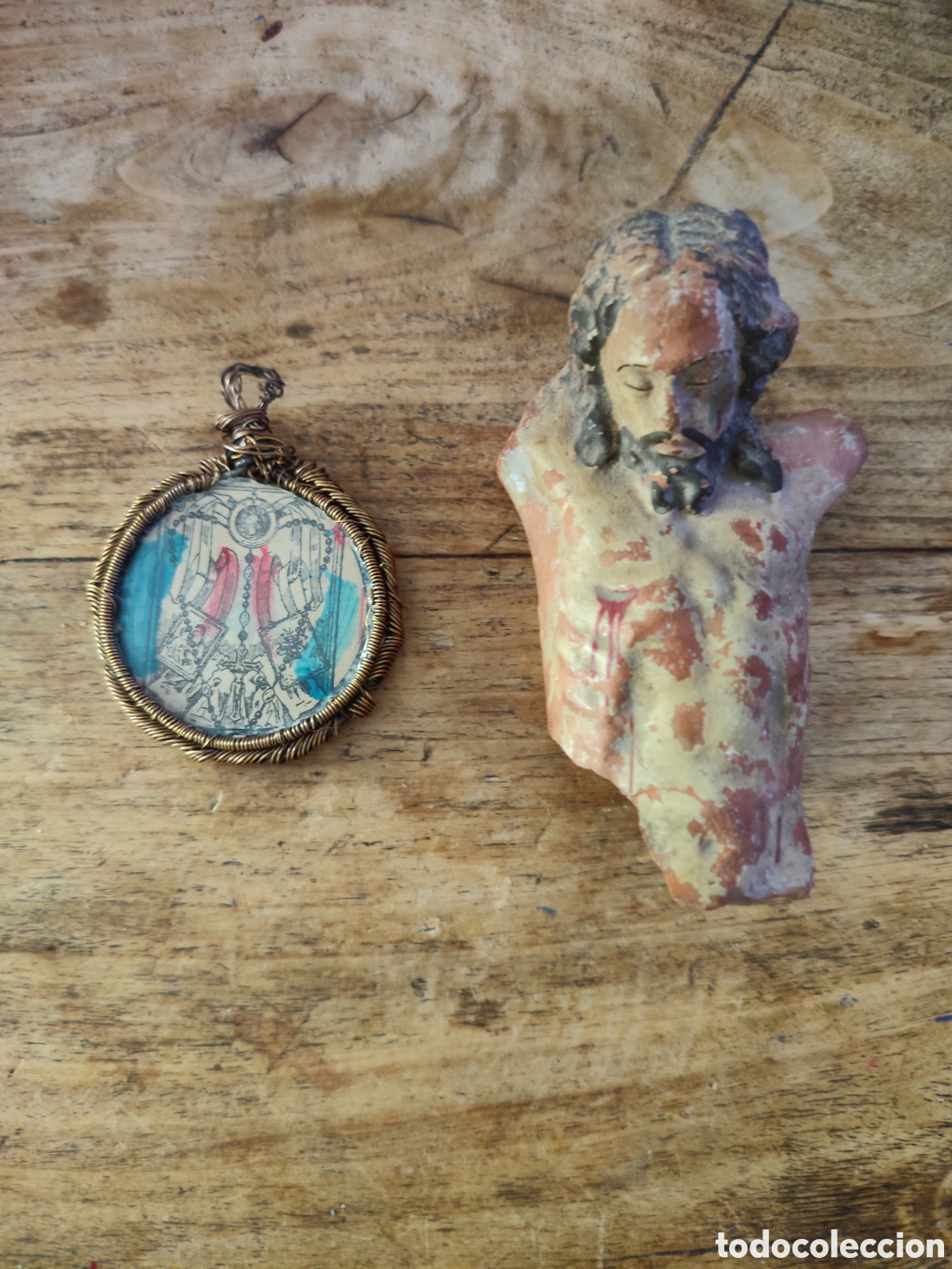 Antig&uuml;edades: RELICARIO Y CRISTO DE BARRO