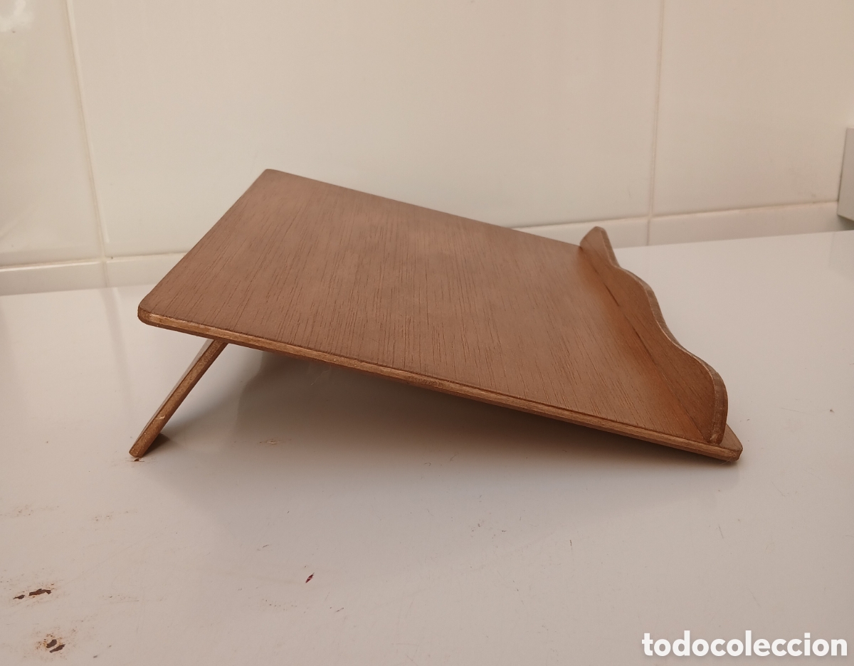 Antig&uuml;edades: Apoyalibros de sobremesa, de madera - Foto 3