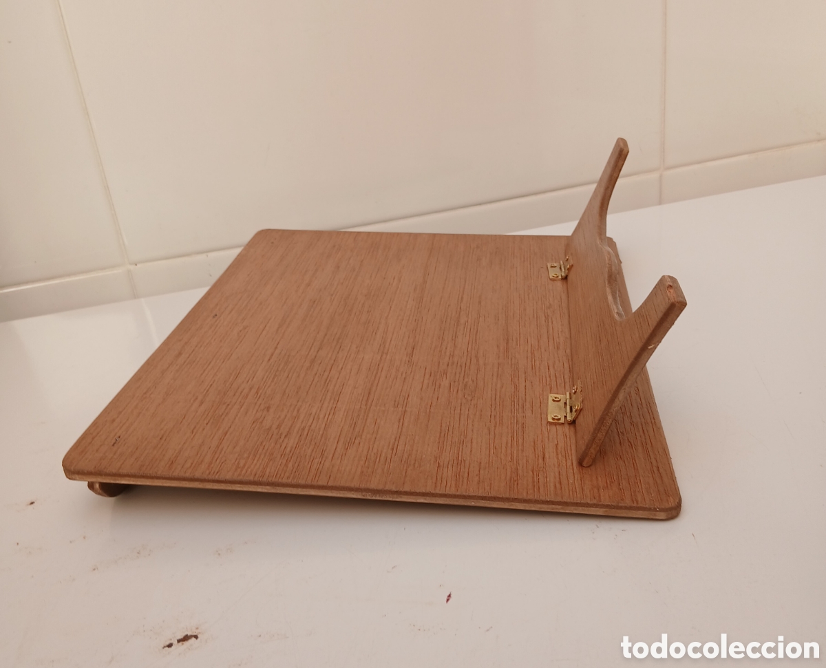 Antig&uuml;edades: Apoyalibros de sobremesa, de madera - Foto 6