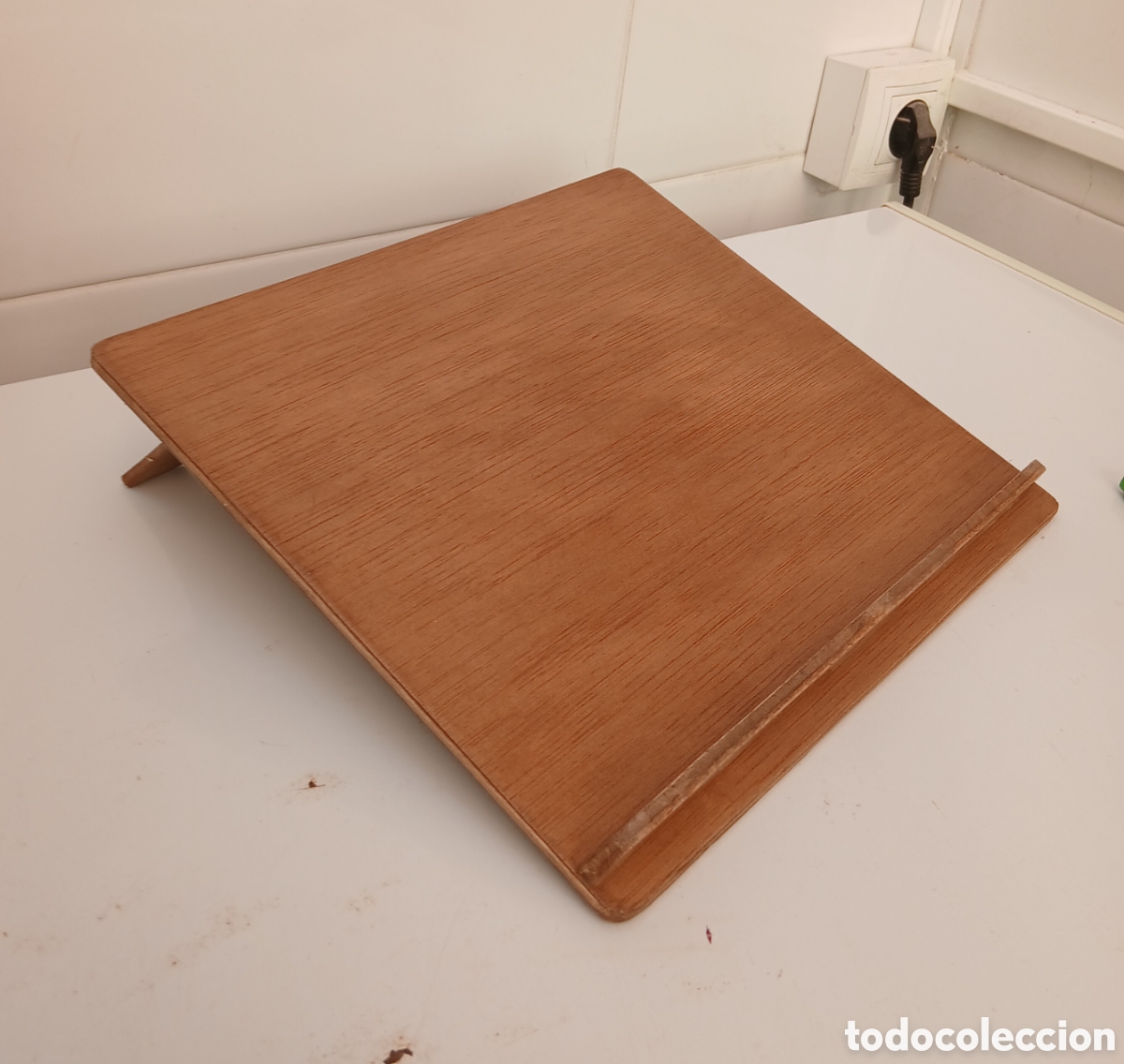 Antig&uuml;edades: Apoyalibros de sobremesa, de madera