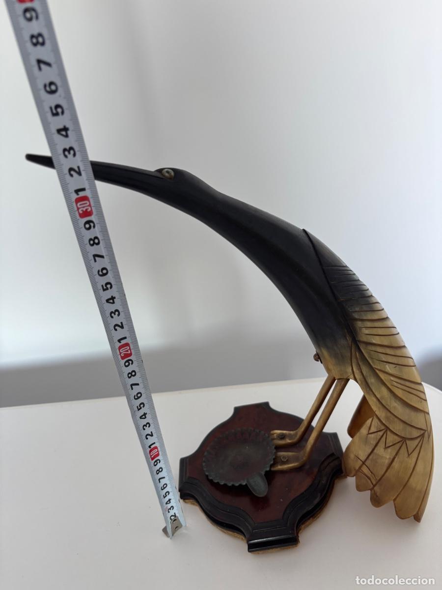 Antig&uuml;edades: Figura artesanal cuerno de toro
