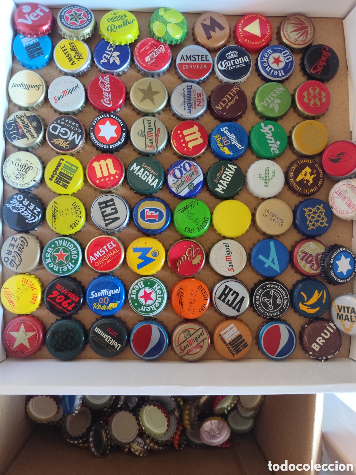 Antiquit&eacute;s: Caja 4'5kg chapas cerveza y bebidas