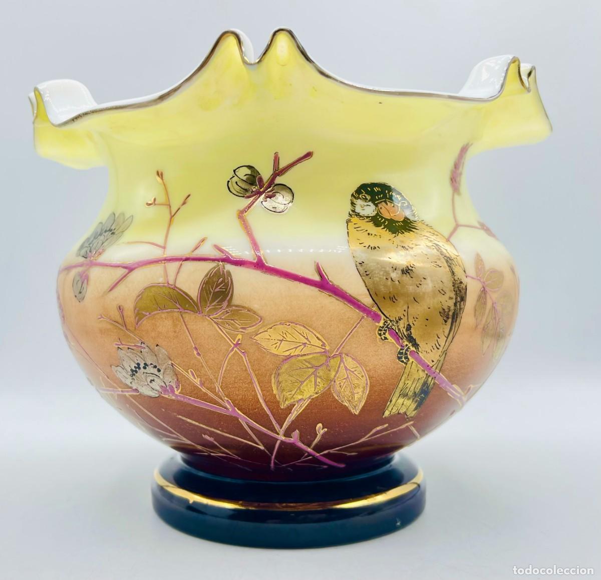Antig&uuml;edades: JARDINERA CENTRO DE MESA OPALINA BOHEMIA AVE PINTADA ATRIBUIBLE HARRACH SIGLO XIX 20 CM