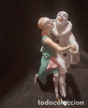 Antig&uuml;edades: Figura Art Deco Pierrot y Colombina Porcelana Vista Alegre 19cm
