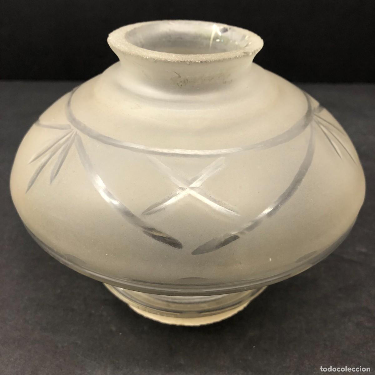 Antig&uuml;edades: PRECIOSA TULIPA MODERNISTA EN CRISTAL TALLADO - PARA L&Aacute;MPARA - PIEZA DE MUSEO - 15 X 15 X 12 CM