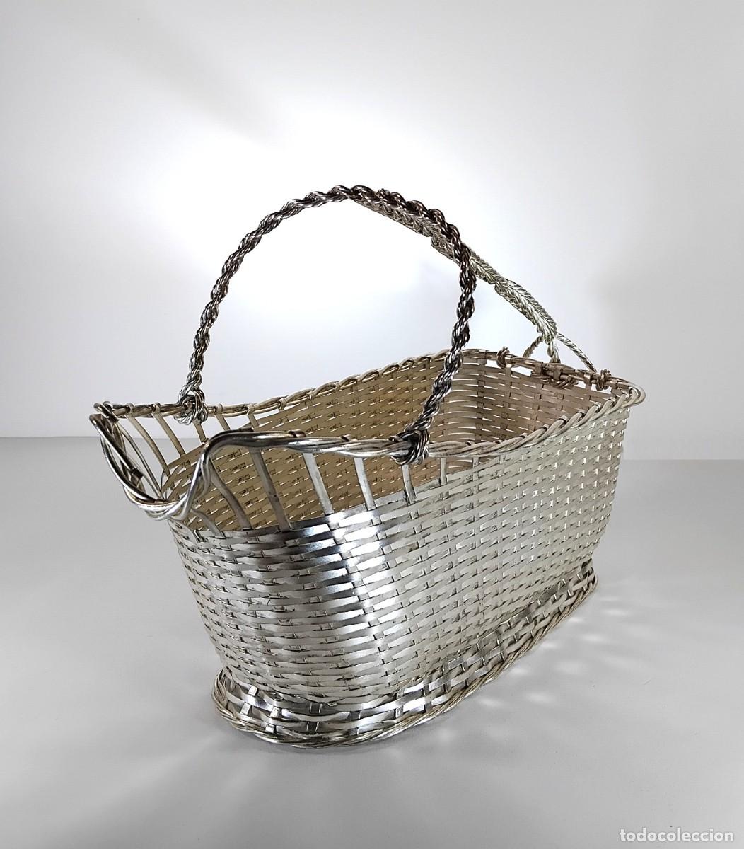 Antig&uuml;edades: Christofle. Porta botellas modelo &rdquo;Panier Vannerie&rdquo;. Colecci&oacute;n Gallia