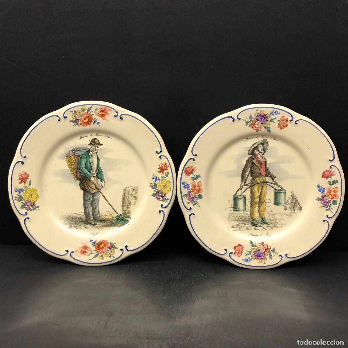 Antig&uuml;edades: PAREJA DE PLATOS - METIERS DU VIEUX PARIS - PORTEUR D'EAU + CHIFFONNIER - 24 CM / 780
