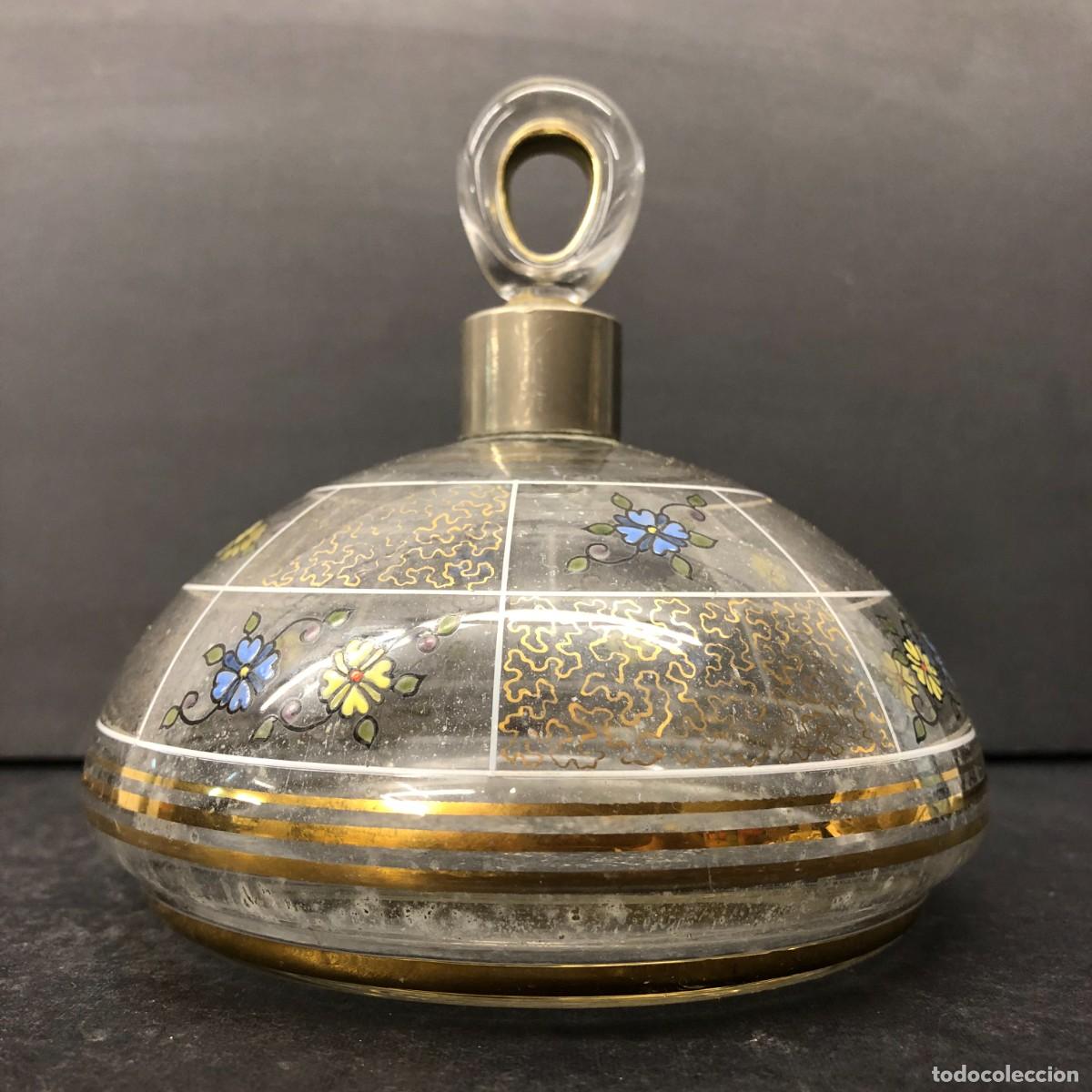 Antig&uuml;edades: PRECIOSO PERFUMERO DE CRISTAL PINTADO A MANO - UNA PARTE CON ORO - 13 X 13 CM / 783
