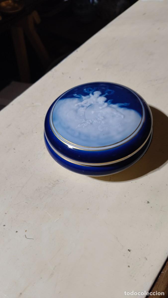 Antig&uuml;edades: Bonbonni&egrave;re porcelaine fine sign&eacute;e 1930