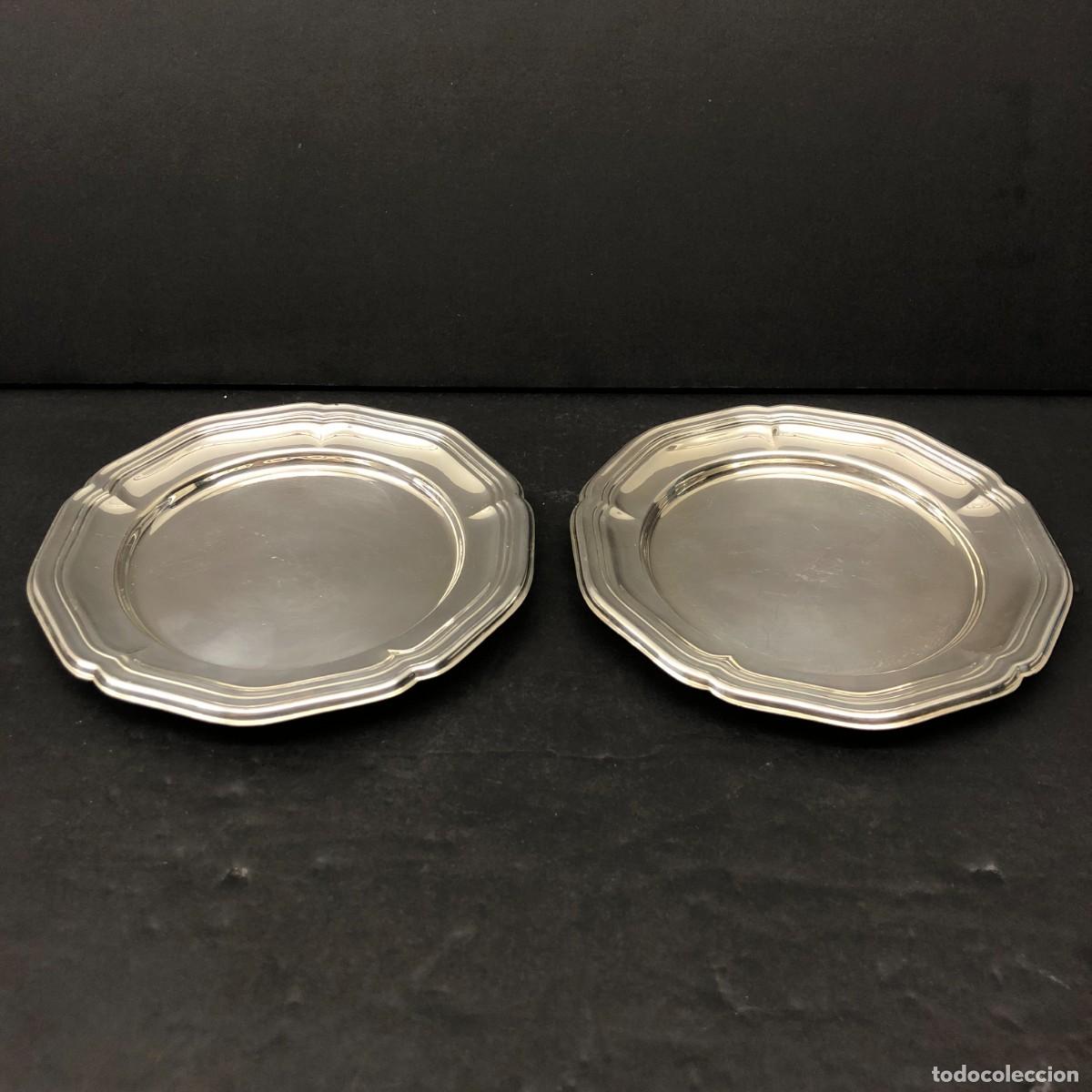 Antig&uuml;edades: PAREJA DE PLATOS DE DISE&Ntilde;O - 13 CM - MET&Aacute;LICOS - OPORTUNIDAD / 1142