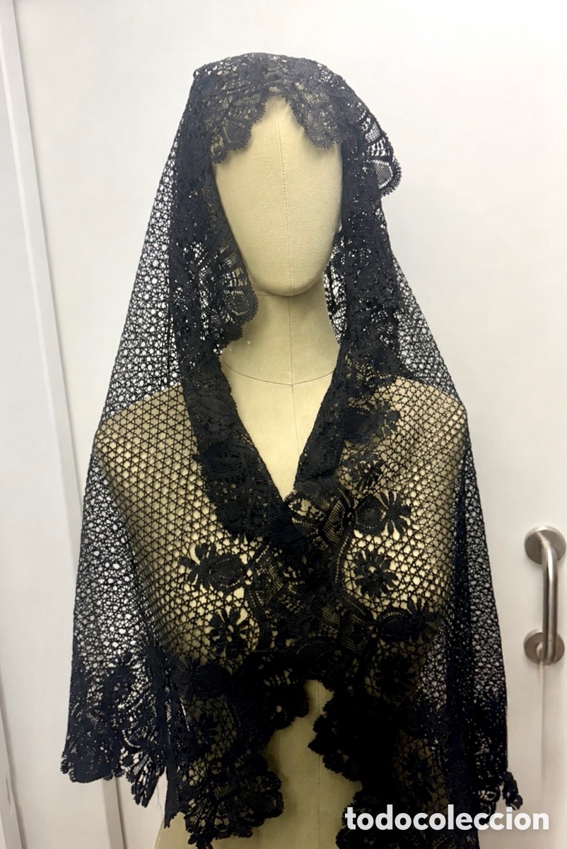 Antig&uuml;edades: Bonita mantilla negra de encaje de bolillos