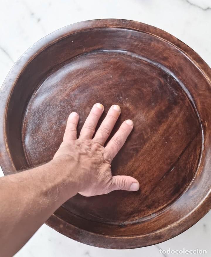Antig&uuml;edades: Plato/bandeja decorativa de madera - Foto 4