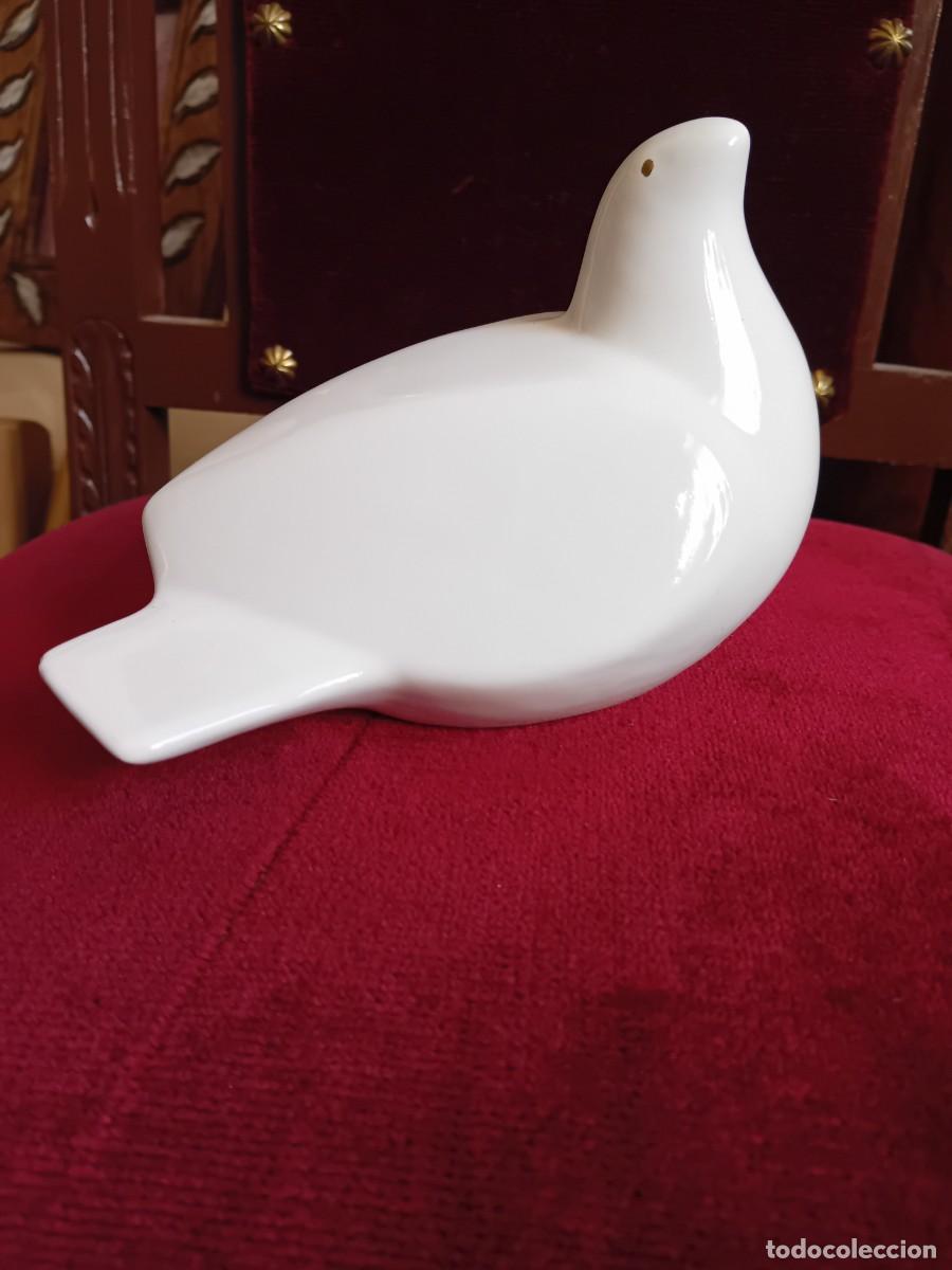 Antiguidades: Paloma blanca estilo Picasso, de porcelana