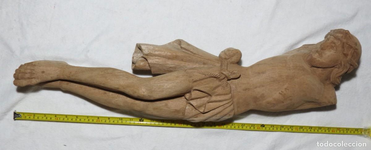 Antig&uuml;edades: Cristo em madeira; S&eacute;culo XX: Comprimento 85cm; Condi&ccedil;&atilde;o Boa por favor veja as fotografias.