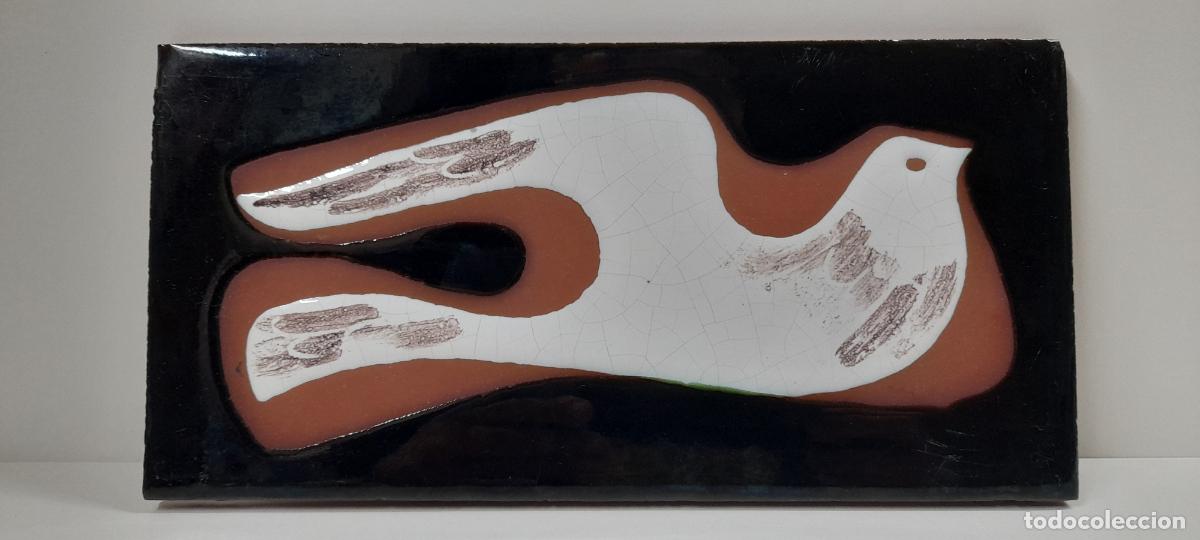 Antig&uuml;edades: PALOMA . AZULEJO ESMALTADO . REALIZADO POR TERESA JASSA ( 1928 - 1999 ). CALACEITE / TERUEL
