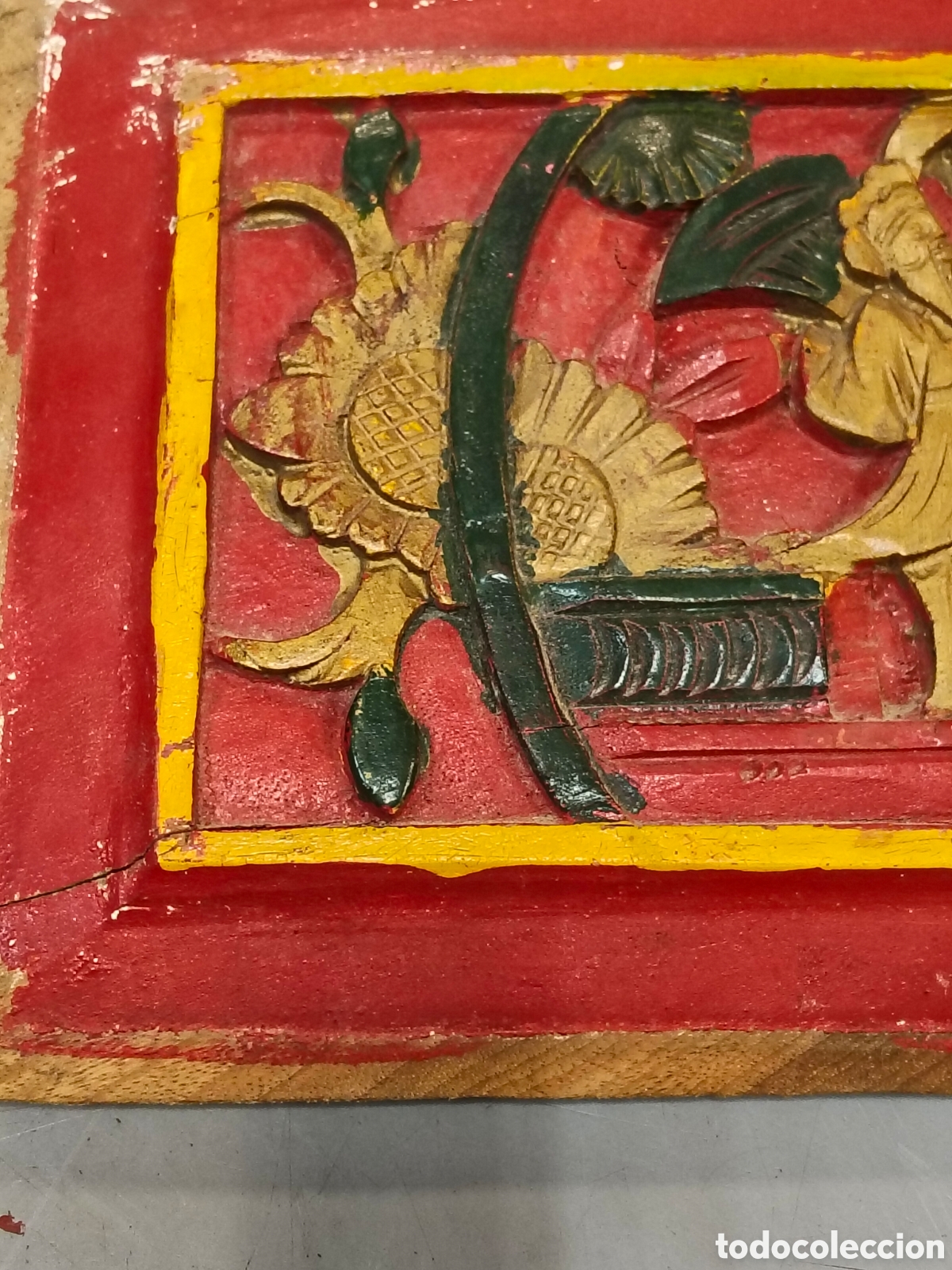 Antig&uuml;edades: Fragmento de panel de madera tallada y policromada, - Foto 2
