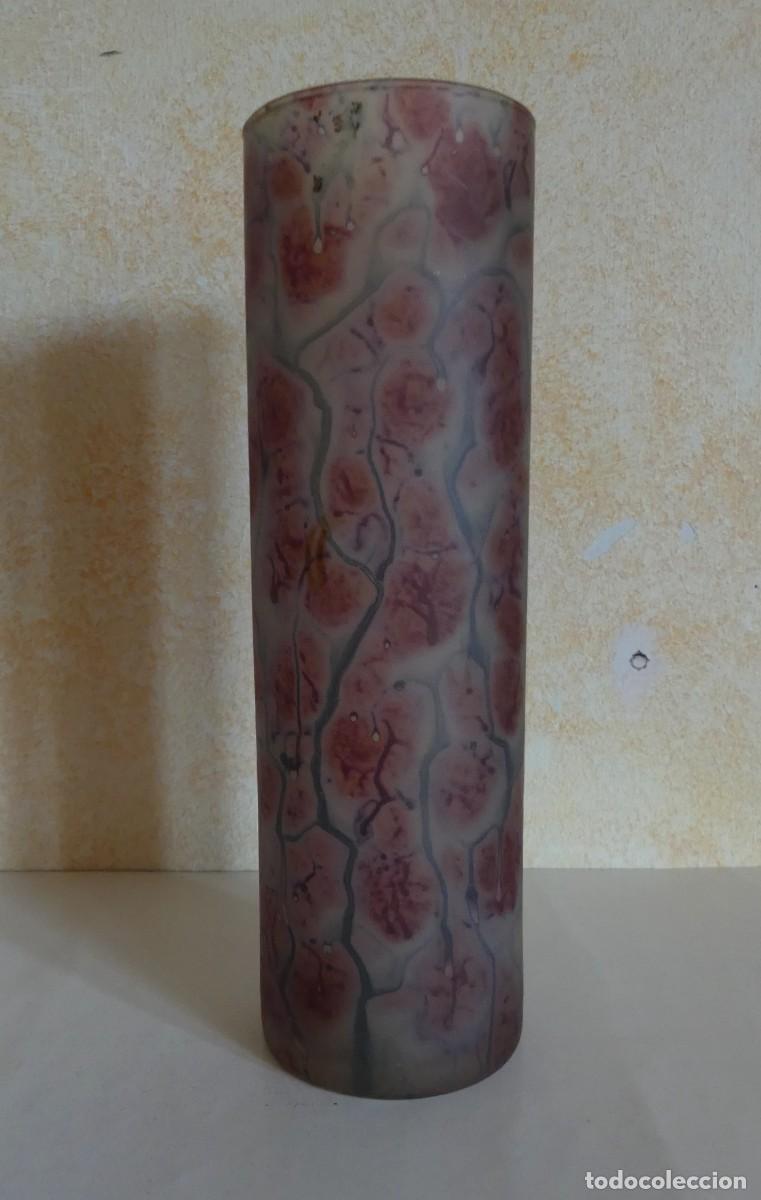 Antig&uuml;edades: BONITO FLORERO EN FORMA DE TUBO( PAGO POR BIZUM )