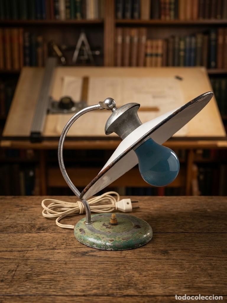 Antig&uuml;edades: L&aacute;mpara de estudio a&ntilde;os 50 &bull; hierro y cobre &bull; pieza original