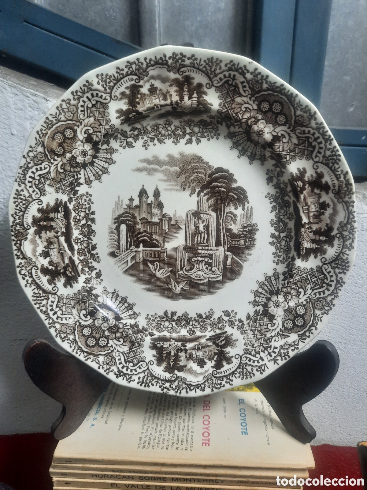 Antig&uuml;edades: Plato La Cartuja de Sevilla Pickmany