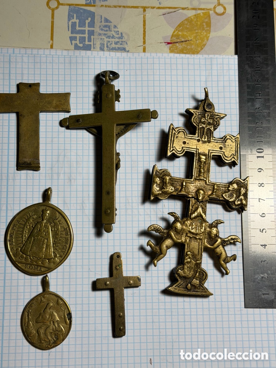 Antig&uuml;edades: Curces y medallas antiguas