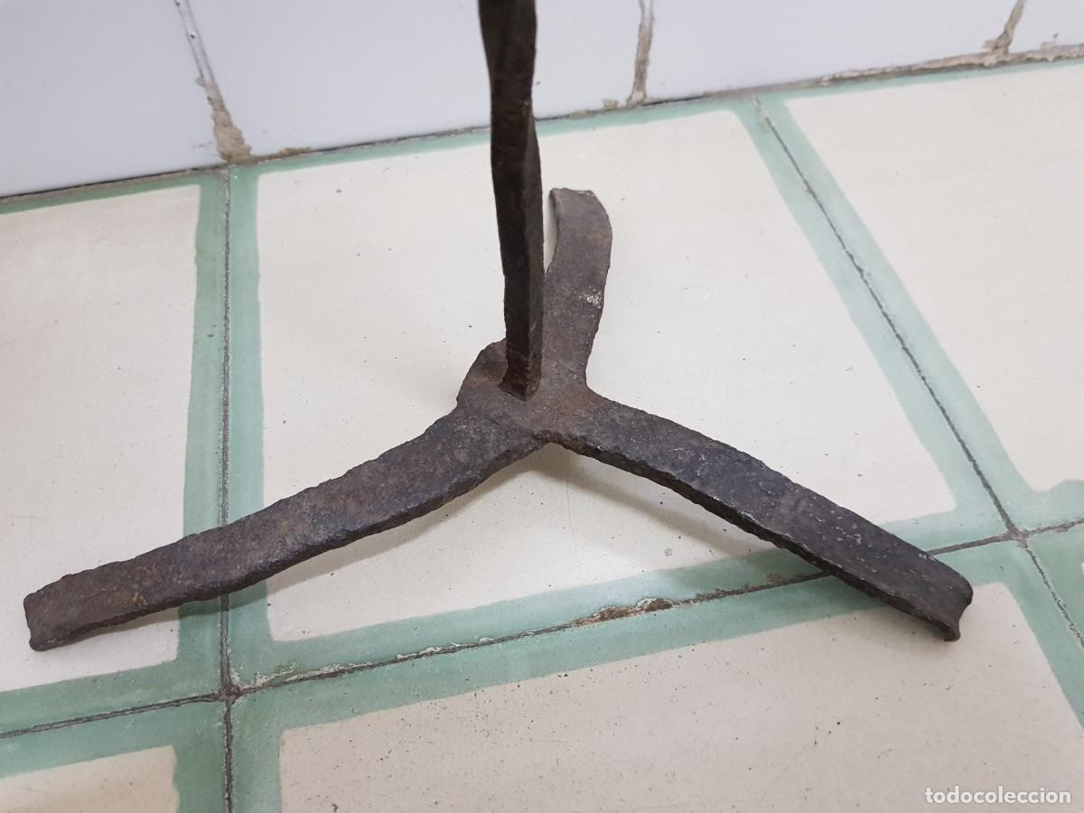 Antig&uuml;edades: Tedero antiguo de forja - Foto 5