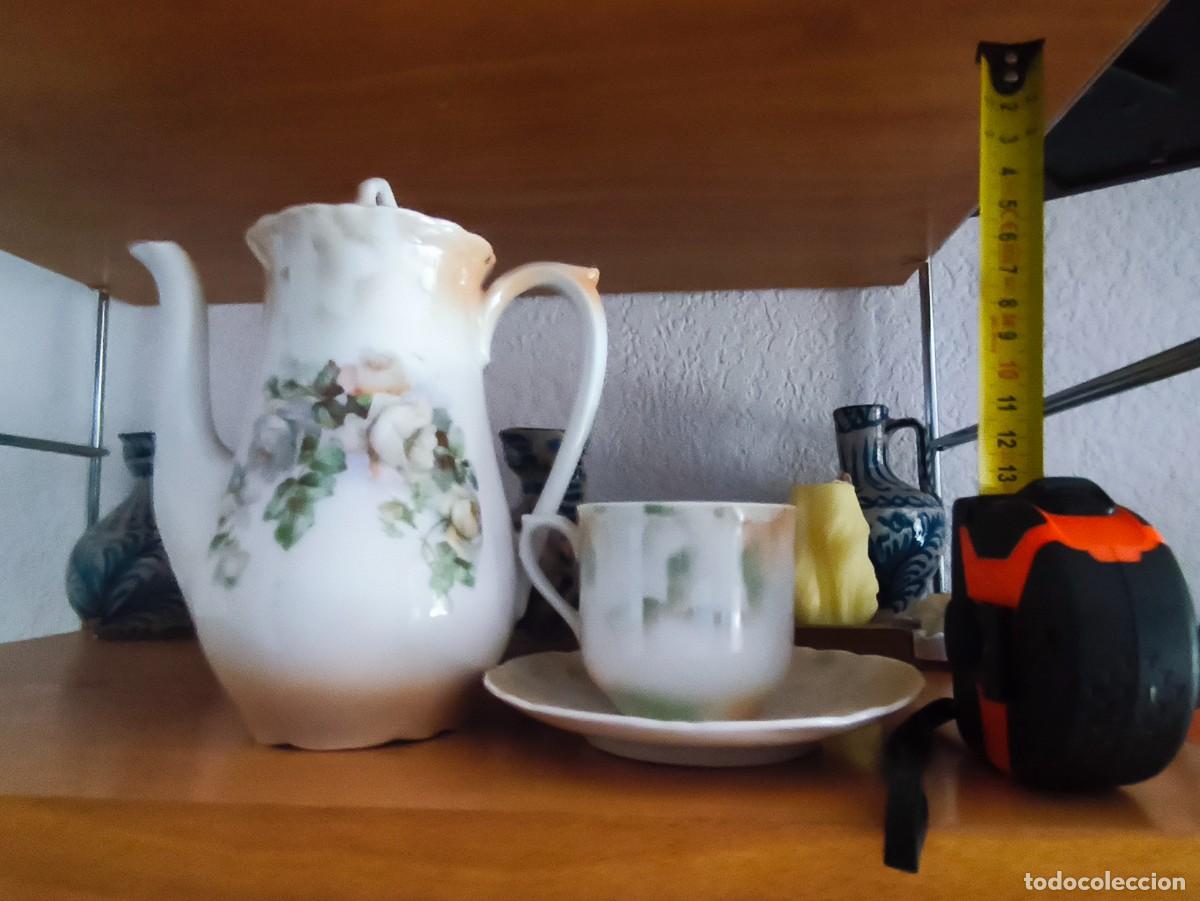 Antig&uuml;edades: conjunto de caf&eacute; centroeuropeo de mediados del siglo XX