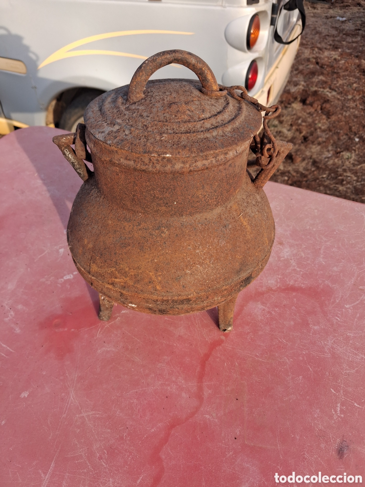 Antig&uuml;edades: POTE DE HIERRO FUNDIDO