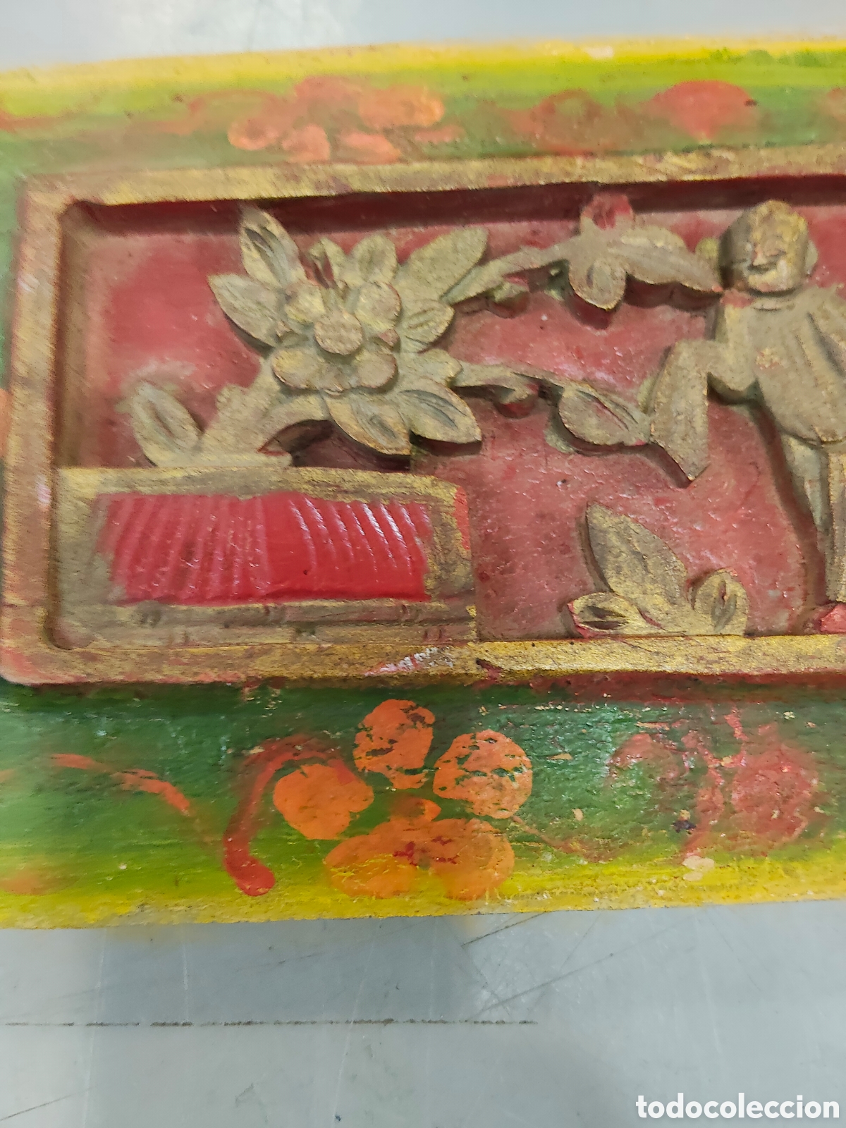 Antig&uuml;edades: Fragmento de panel de madera tallada y policromada, - Foto 2