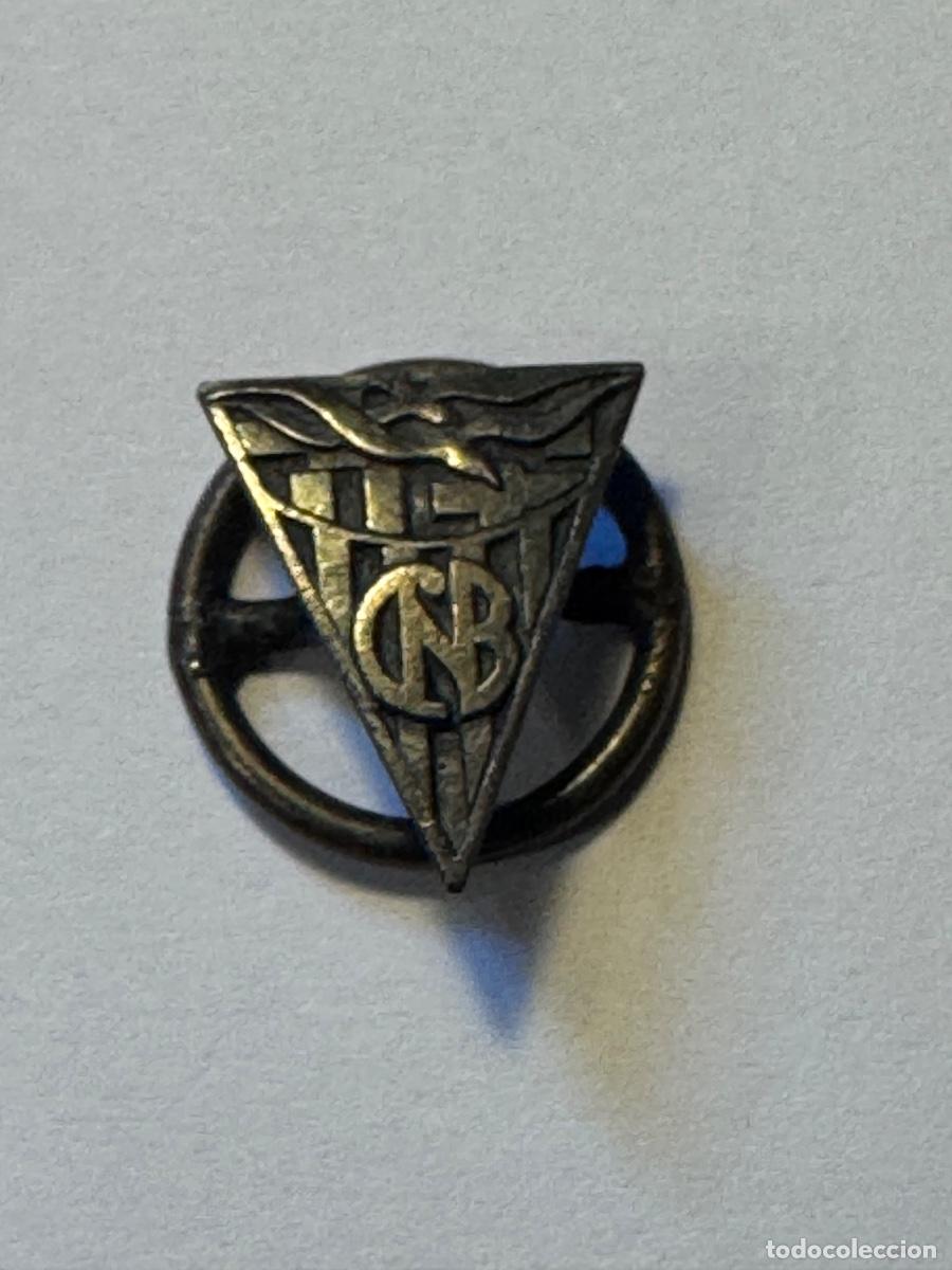 Antig&uuml;edades: PLATA INSIGNIA CNB CLUB NATACI&Oacute; BARCELONA / COMPRA MIN&Iacute;MA 5 &euro;