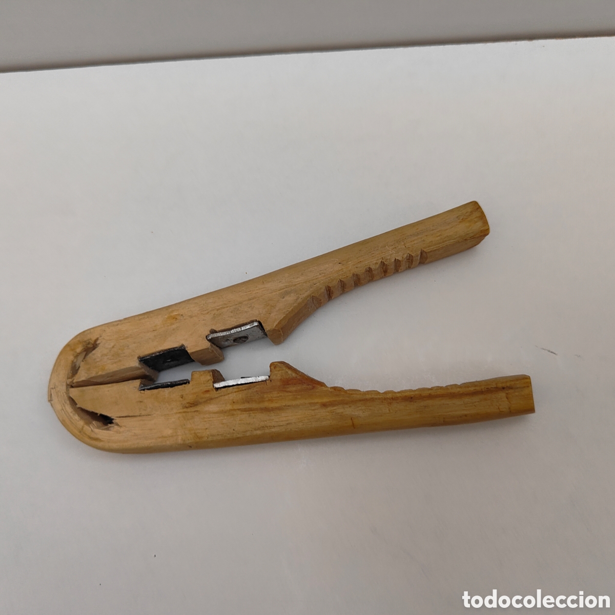 Antig&uuml;edades: Casca pi&ntilde;ones antiguo