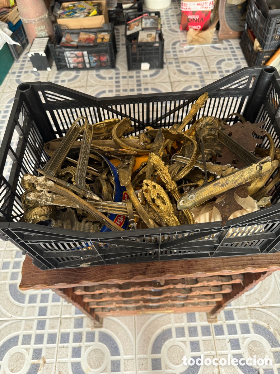 Antig&uuml;edades: Caja llena de apliques antiguos, fotos de todo