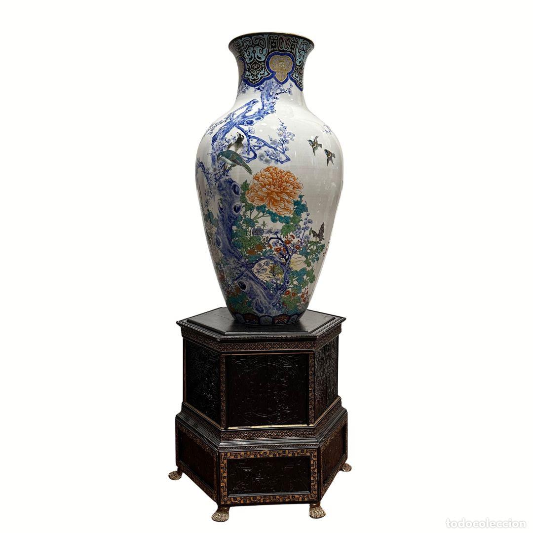 Antig&uuml;edades: Jarr&oacute;n de porcelana de Imari, Kachō fūgetsu, Periodo Meiji, Circa 1880 &ndash; Jap&oacute;n
