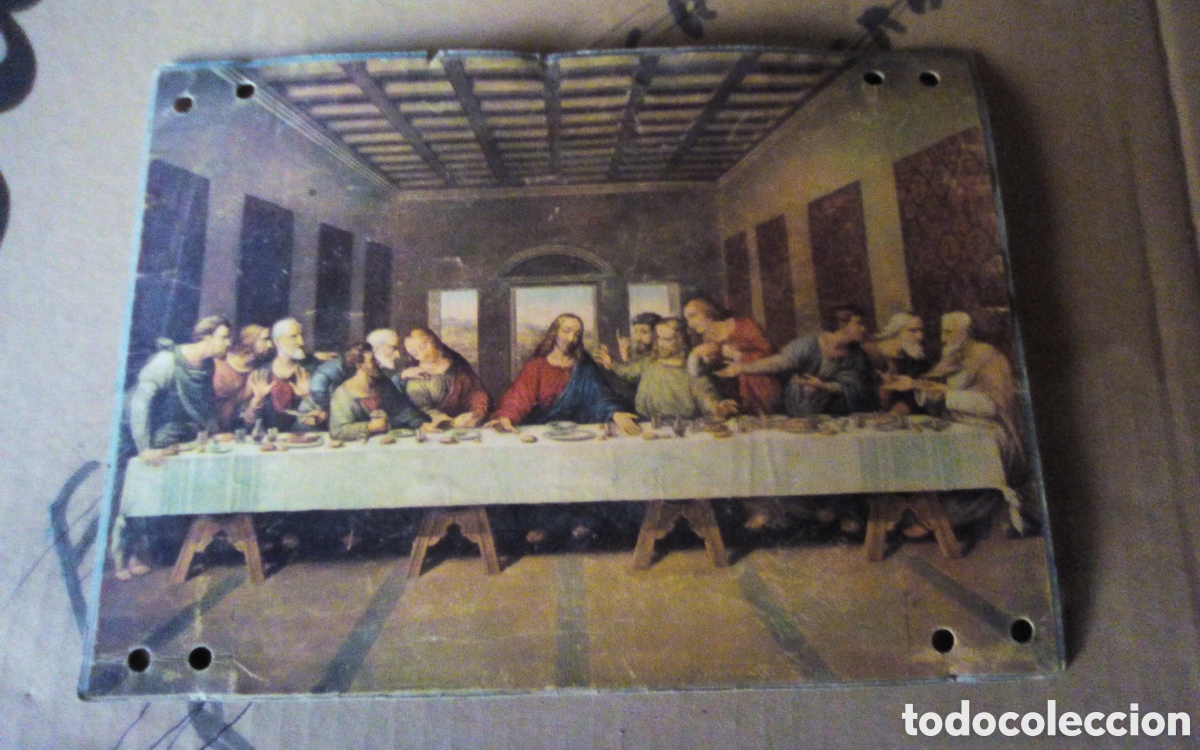 Antig&uuml;edades: Curioso cart&oacute;n con escena religiosa de la &uacute;ltima cena de Jes&uacute;s con los ap&oacute;stoles. 22,5 x 16,5 cm.