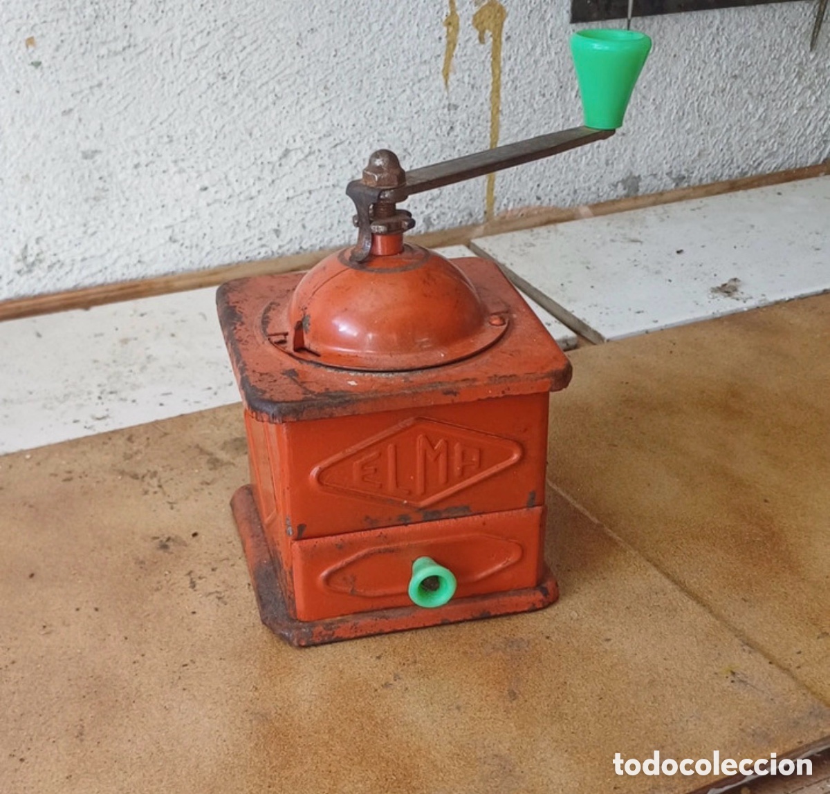 Antig&uuml;edades: Antiguo molinillo met&aacute;lico Elma