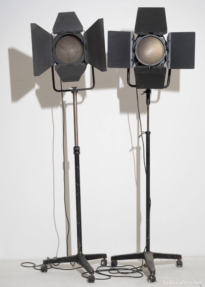 Antig&uuml;edades: 2 Focos con fresnel antiguos de cine o fotografia para decoracion, no funcionan