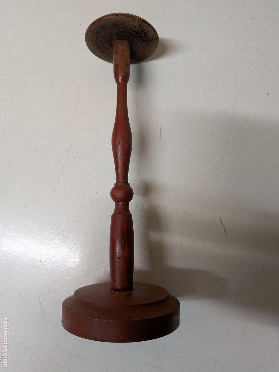 Antig&uuml;edades: ANTIGUO SOMBRERERO DE MADERA