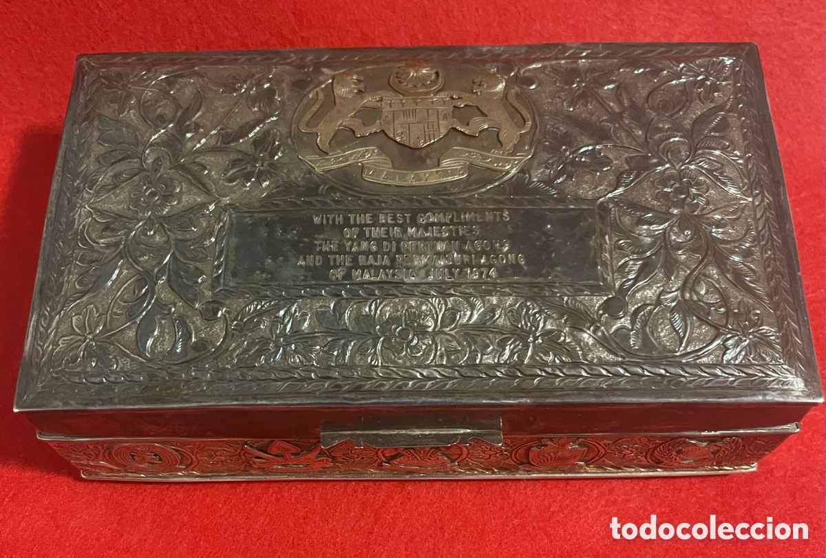 Antig&uuml;edades: Magn&iacute;fica Caja, en plata de ley, datada y fechada.