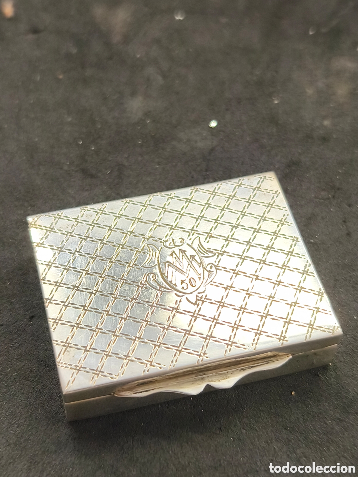 Antig&uuml;edades: Caja de plata con punz&oacute;n 4,5cm x 3,5cm