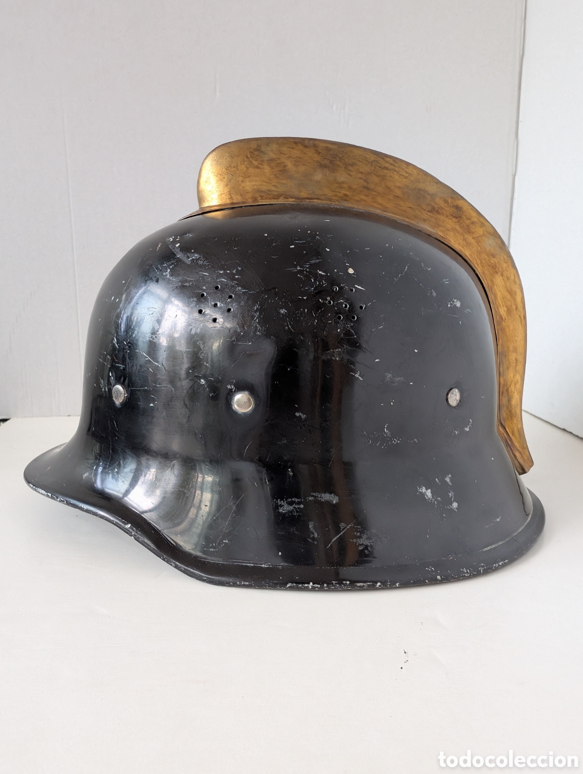 Antig&uuml;edades: Antiguo casco bombero metal y lat&oacute;n. Patr&oacute;n alem&aacute;n/Meyrowitz, a&ntilde;os 50. Restaurado.