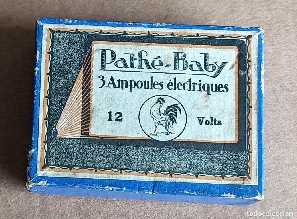Antig&uuml;edades: Caja con 3 bombillas PATHE BABY -- Los filamentos est&aacute;n incompletos