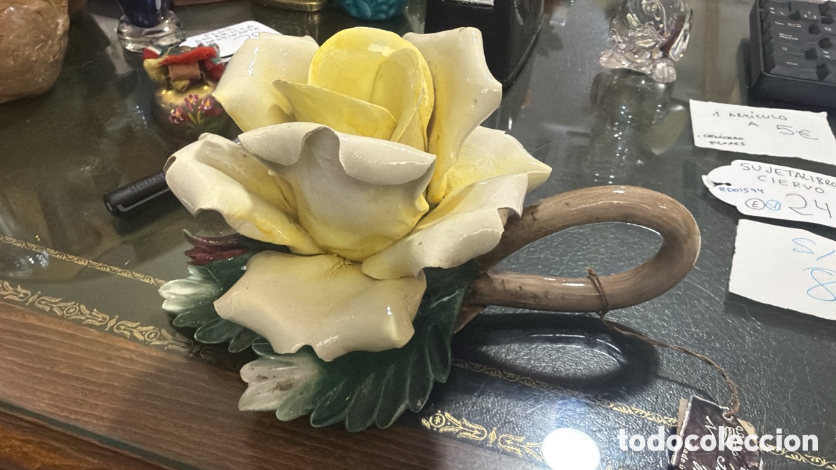 Antig&uuml;edades: FLOR AMARILLA CAPODIMONTE A&Ntilde;OS 70